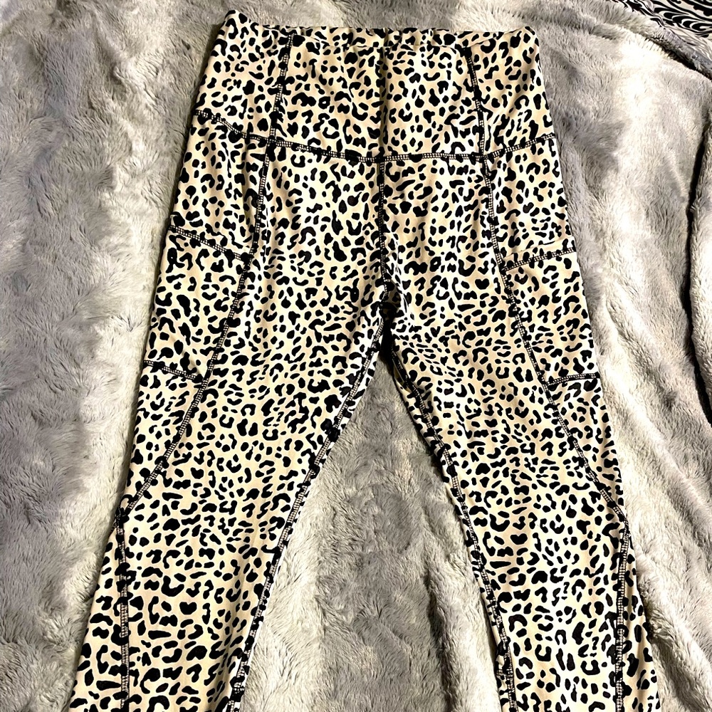 Cheetah print leggings.